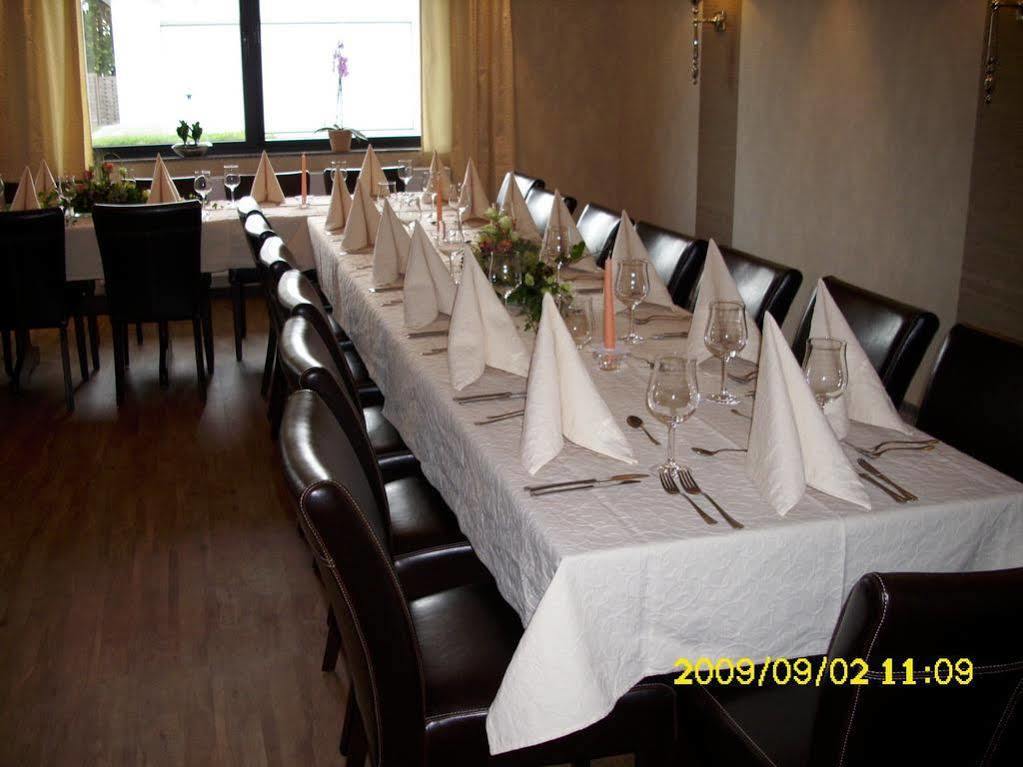Hotel Taunusblick Hömberg Екстериор снимка